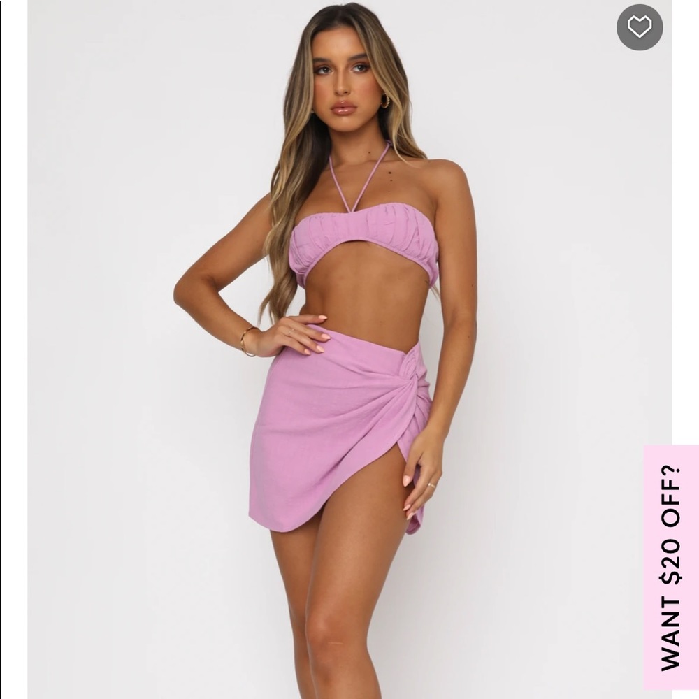 White fox two piece. NEVER WORN.